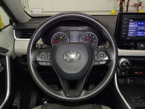 Used 2021 Toyota RAV4 XLE w/ Convenience Package FWD image 24