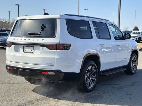 Used 2024 Jeep Wagoneer Series II w/ Flexible Seating Group image 5