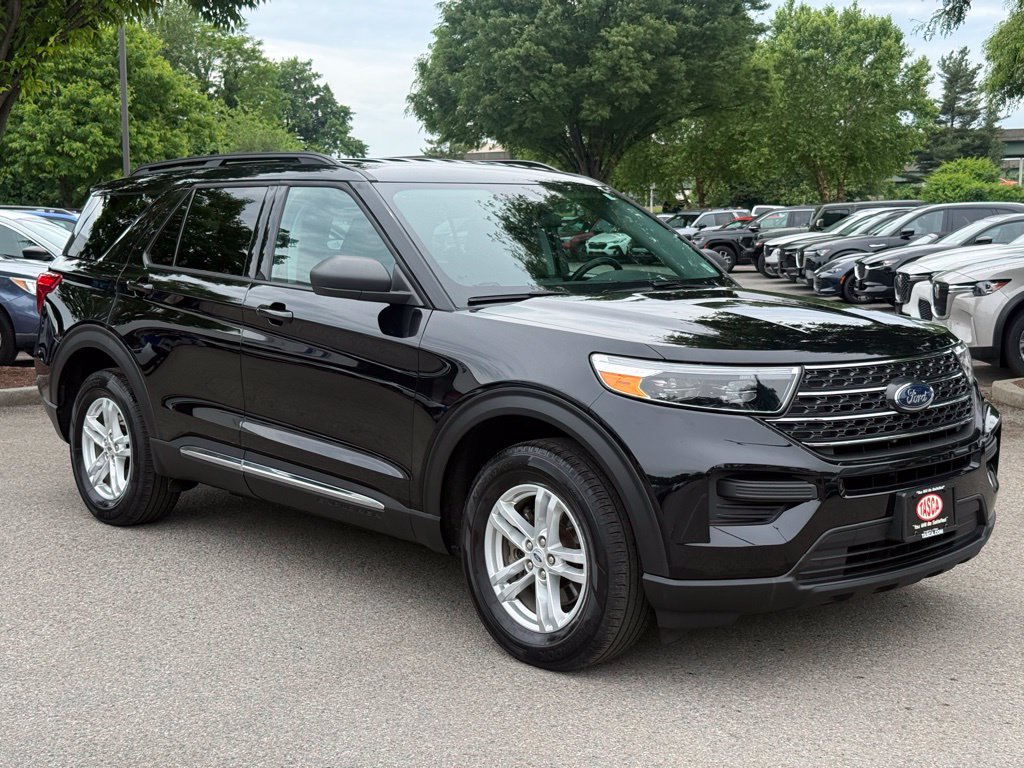 Used 2023 Ford Explorer XLT AWD/4WD image 4