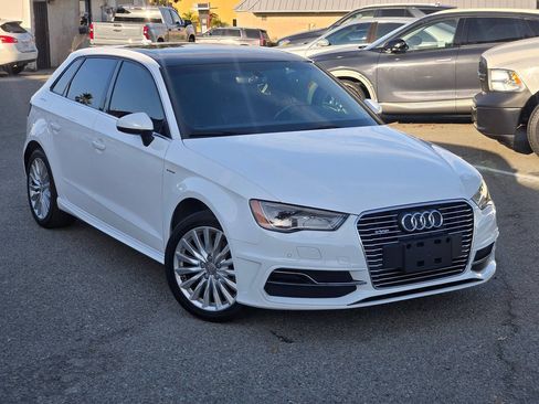 Used 2016 Audi A3 e-tron Premium Plus w/ Premium Plus Package FWD image 3