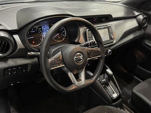 Used 2020 Nissan Kicks S image 12