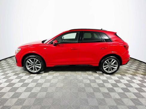 Certified 2023 Audi Q3 2.0T Premium w/ Black Optic Sport Package image 4