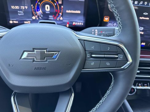 New 2026 Chevrolet Traverse Z71 w/ Enhanced Driving Package AWD/4WD image 17