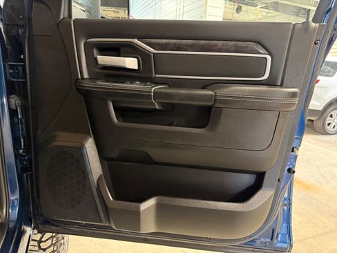 Certified 2024 RAM 2500 Big Horn w/ Sport Appearance Package image 9