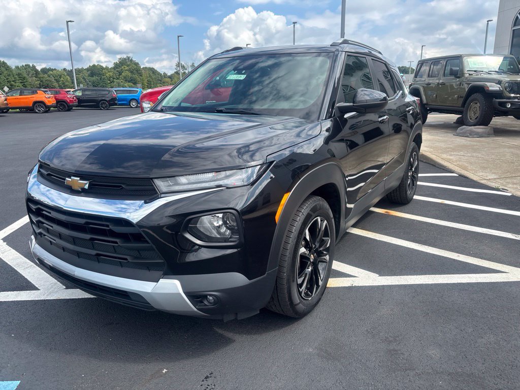Used 2021 Chevrolet TrailBlazer LT w/ Convenience Package FWD image 5