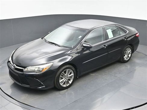 Used 2015 Toyota Camry SE image 29