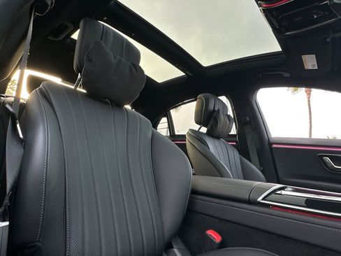 Certified 2022 Mercedes-Benz S 500 4MATIC image 11