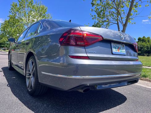 Used 2019 Volkswagen Passat 2.0T SE R-Line FWD image 7