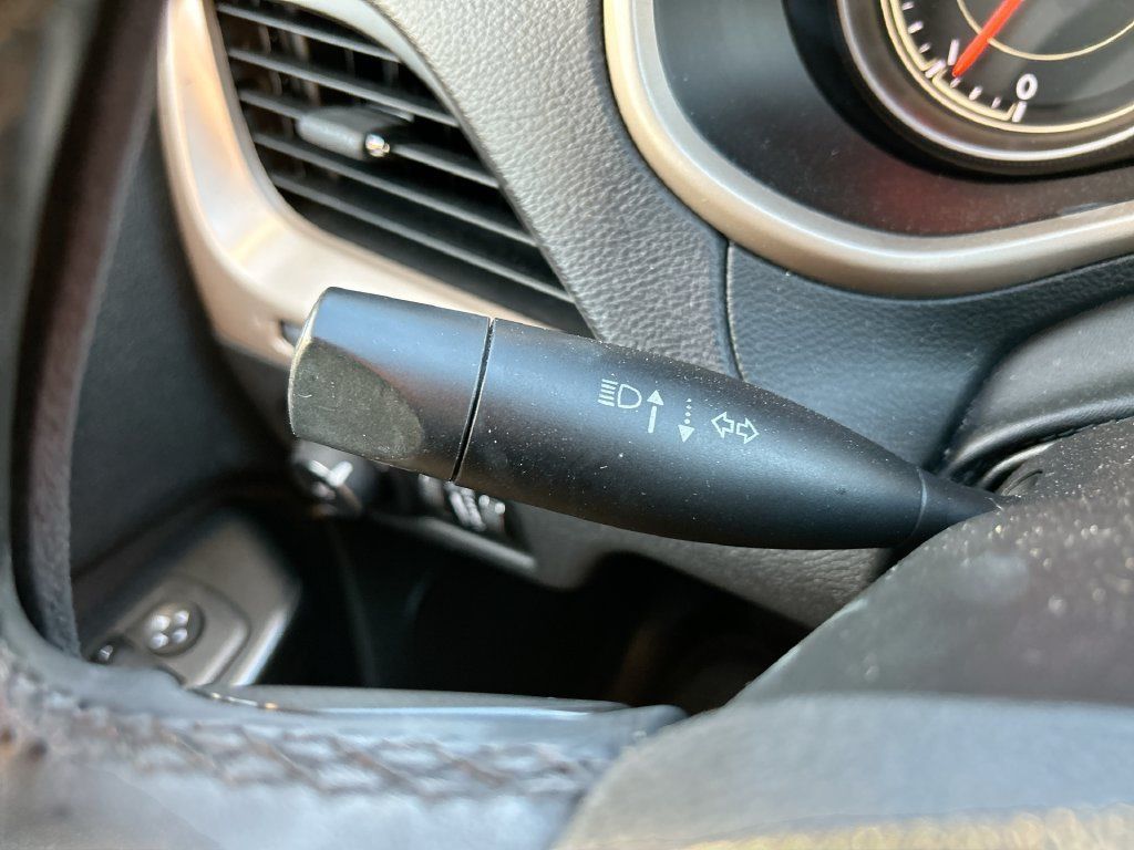 Used 2017 Jeep Cherokee Latitude FWD image 30