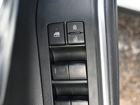 Used 2024 Toyota Highlander XSE image 13