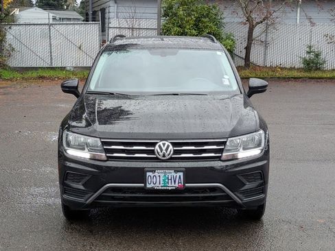 Used 2020 Volkswagen Tiguan SE w/ Panoramic Sunroof Package image 8