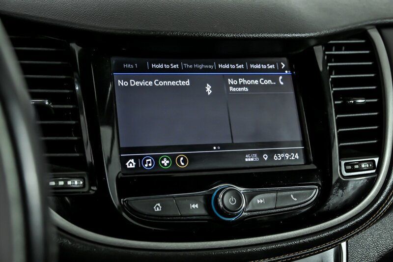 Used 2020 Chevrolet Trax LT AWD/4WD image 27
