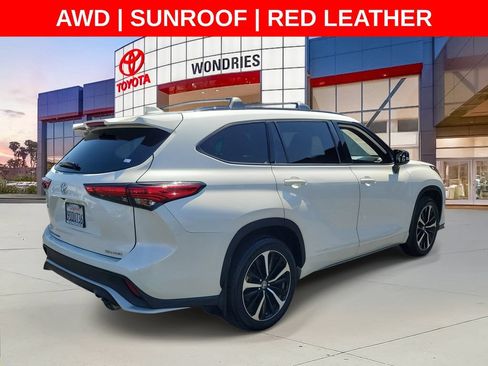 Used 2021 Toyota Highlander XSE AWD/4WD image 8