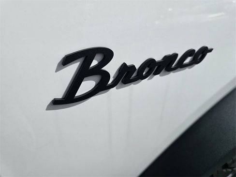 Used 2024 Ford Bronco Badlands image 17