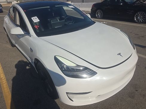 Used 2019 Tesla Model 3 Standard Range Plus RWD image 2
