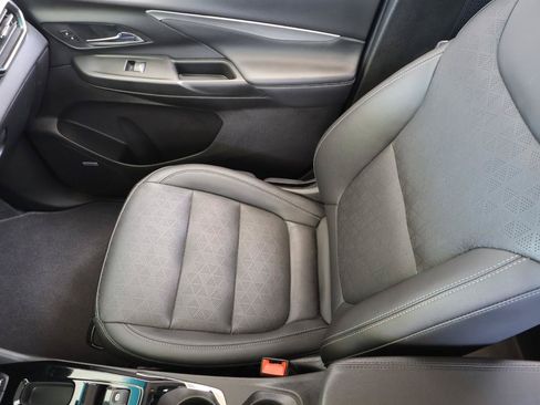Used 2022 Chevrolet Bolt LT w/ Infotainment Package FWD image 19