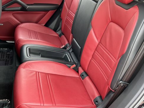 Certified 2022 Porsche Cayenne Coupe image 16