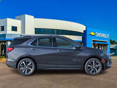 Used 2022 Chevrolet Equinox Premier image 8