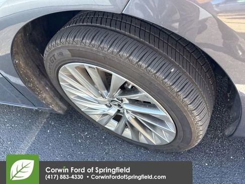 Used 2020 Lexus ES 350 350 Luxury w/ Accessory Package 2 image 9