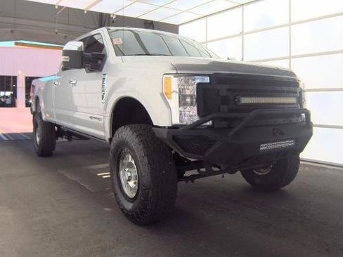 Used 2017 Ford F350 Lariat w/ Lariat Ultimate Package AWD/4WD image 7