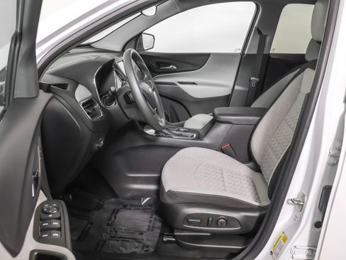 Used 2023 Chevrolet Equinox LS w/ LS Convenience Package image 6