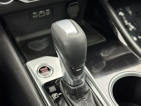 Used 2024 Nissan Altima 2.5 SV image 19