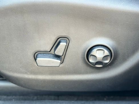 Used 2020 Jeep Cherokee Latitude Plus w/ Cold Weather Group image 22