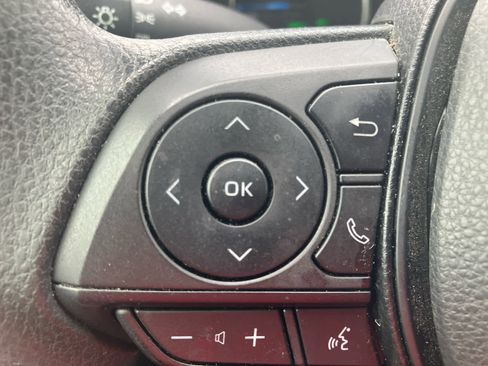 Used 2022 Toyota RAV4 LE AWD/4WD image 17