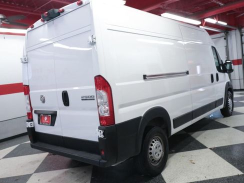 Used 2024 RAM ProMaster 2500 w/ Convenience Group FWD image 7