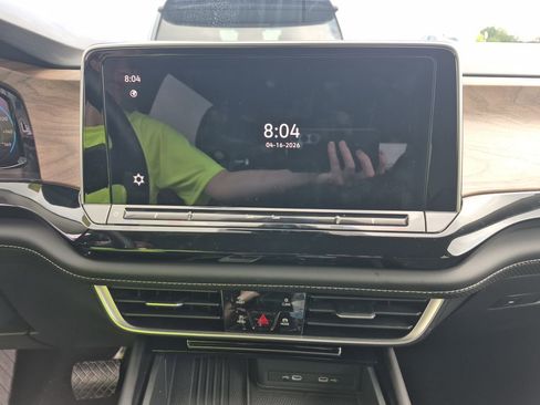 Used 2026 Volkswagen Atlas SE image 14