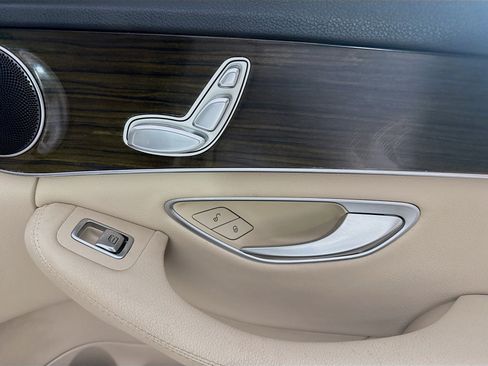 Used 2019 Mercedes-Benz C 300 Sedan image 31