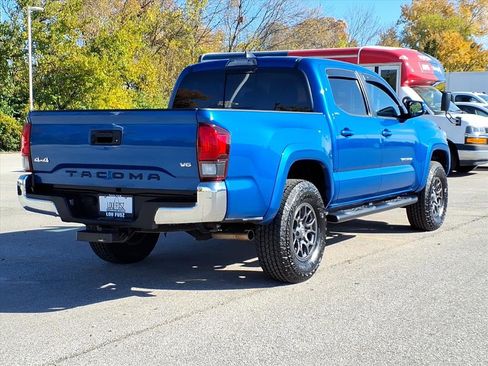 Used 2018 Toyota Tacoma SR image 26