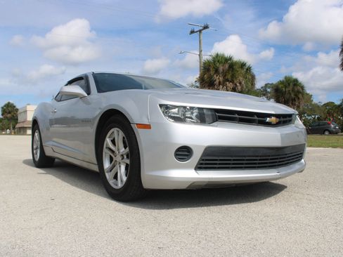 Used 2015 Chevrolet Camaro LS RWD image 18