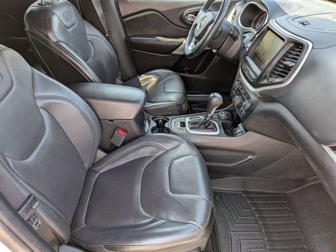 Used 2018 Jeep Cherokee Overland AWD/4WD image 30