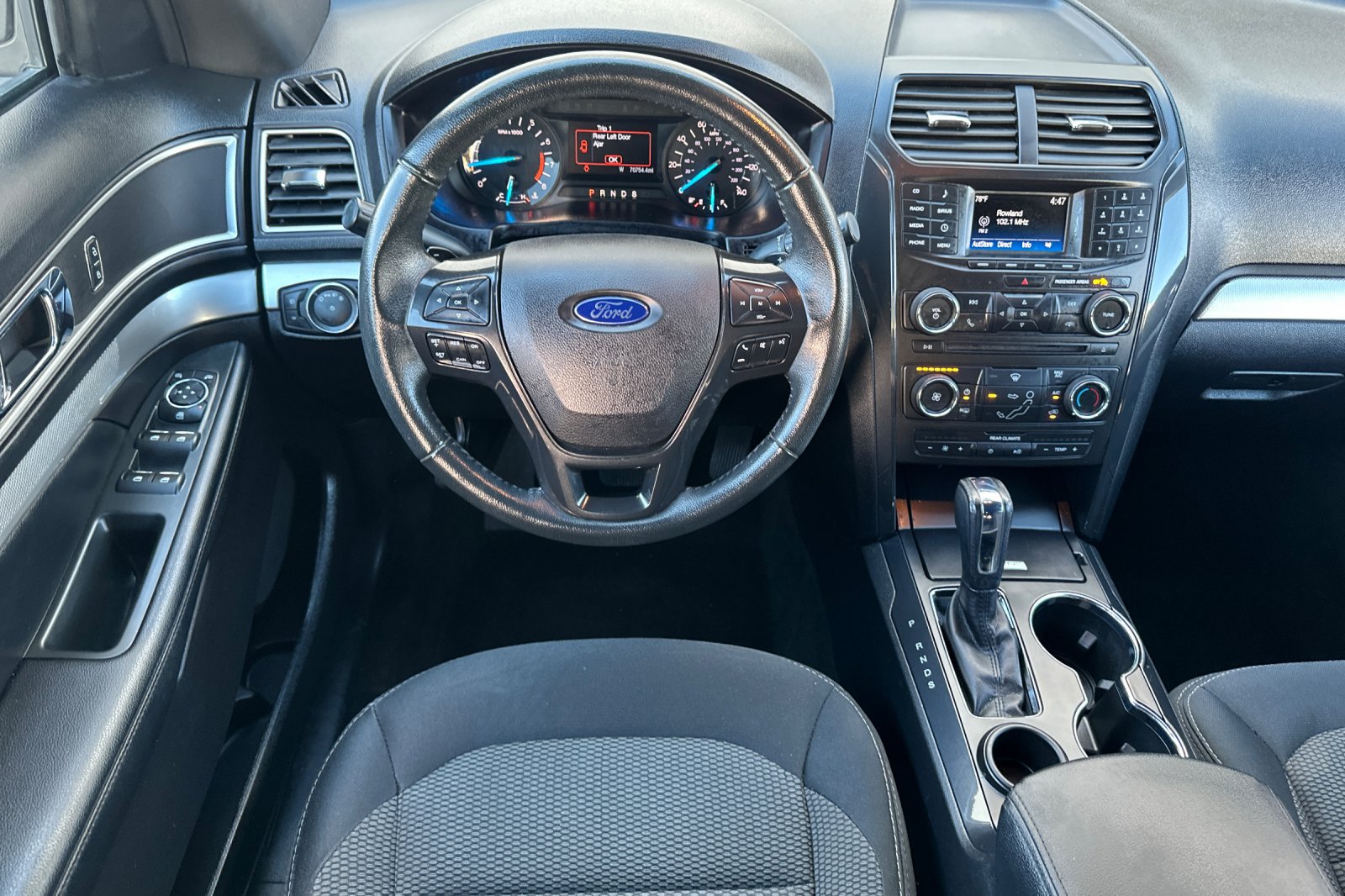 Used 2017 Ford Explorer XLT FWD image 16