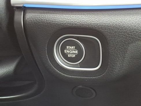 Certified 2025 Mercedes-Benz GLE 450e 4MATIC w/ Driver Assistance Package image 25