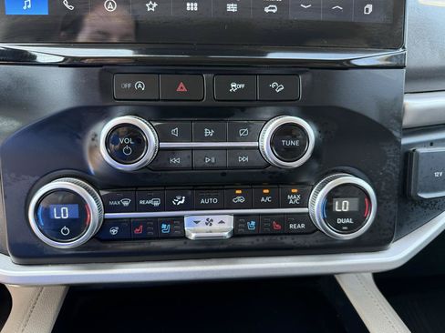 Used 2024 Ford Expedition Max XLT AWD/4WD image 36