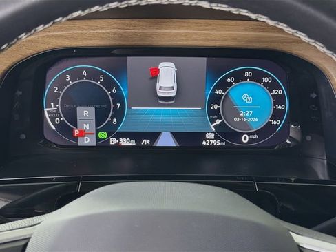 Used 2024 Volkswagen Atlas SE image 13