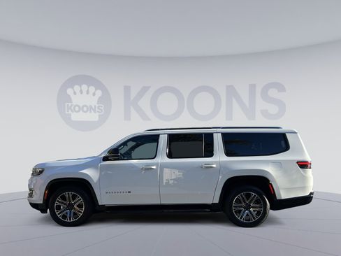 Used 2024 Jeep Wagoneer L Series II w/ Flexible Seating Group image 2