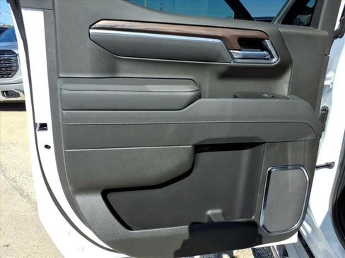 New 2026 GMC Sierra 1500 SLT w/ SLT Premium Plus Package image 17