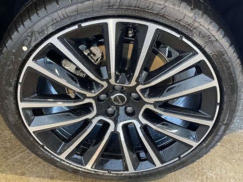 New 2026 Volvo XC90 B6 Plus w/ Protection Package Premier image 12