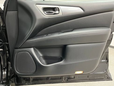 Used 2019 Nissan Pathfinder SL AWD/4WD image 54