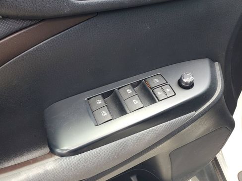 Used 2019 Toyota Highlander LE FWD image 19