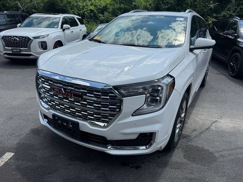 Used 2023 GMC Terrain Denali w/ Denali Premium Package AWD/4WD image 7