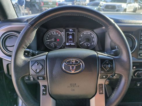 Used 2023 Toyota Tacoma TRD Off-Road image 17