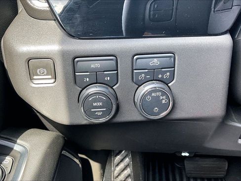 Used 2023 Chevrolet Silverado 1500 LT AWD/4WD image 36