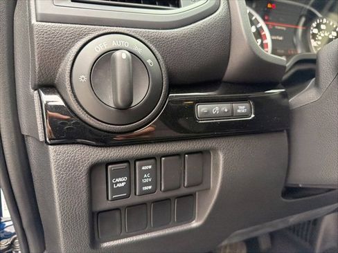 Used 2024 Nissan Titan SV w/ SV Convenience Package image 20