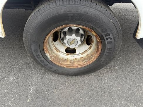 Used 2015 Chevrolet Express 3500 Extended w/ Smoker's Package image 12