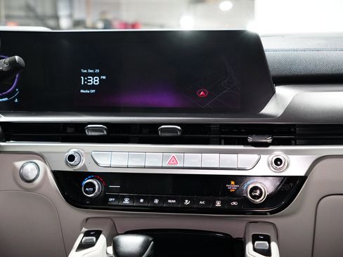 Used 2023 Kia Telluride S image 18