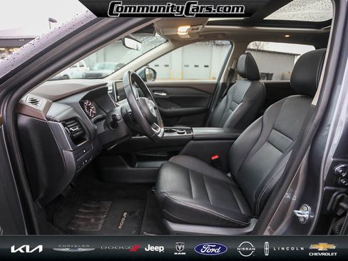 Used 2023 Nissan Rogue SL image 12